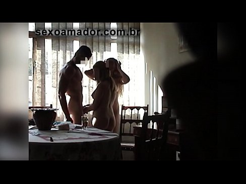 ❤️ Seksualni prijatelji pozivaju divovskog muškarca i trojku s njim ☑ Seks video na hr.kassavrn.ru ❌️❤